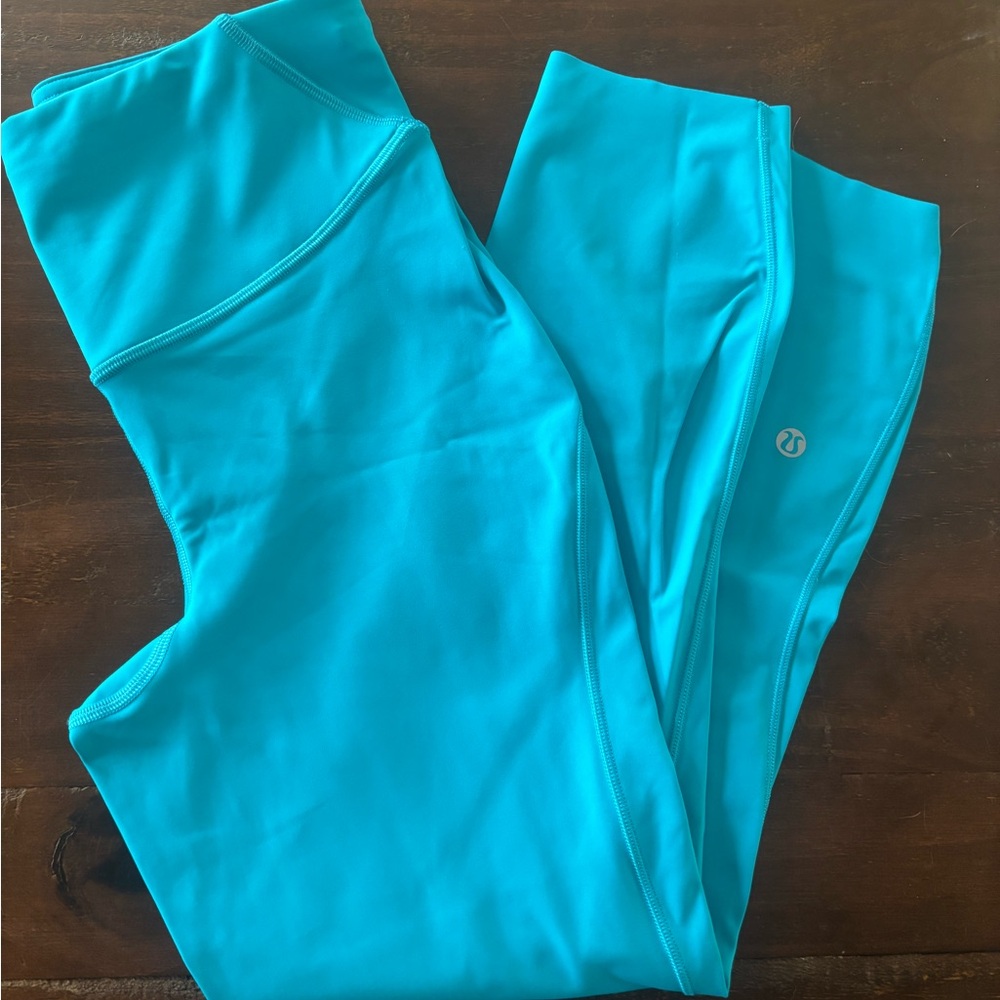Like new Lululemon 3/4 length leggings